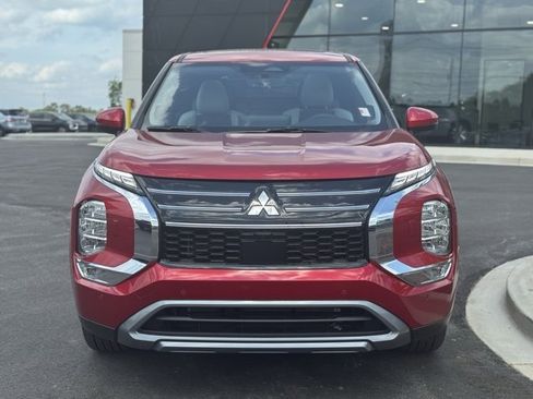 New 2025 Mitsubishi Outlander SE image 6