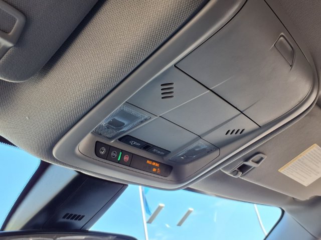 Used 2025 Chevrolet Blazer LT FWD image 13