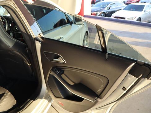 Used 2018 Mercedes-Benz CLA 250 image 34