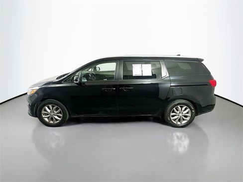 Used 2020 Kia Sedona EX image 4
