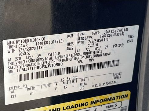 Used 2024 Ford Expedition XLT image 33