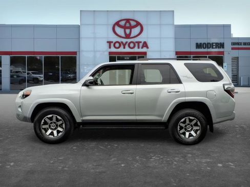 Used 2024 Toyota 4Runner TRD Off-Road Premium AWD/4WD image 3
