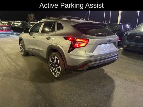 Used 2024 Chevrolet Trax RS w/ Driver Confidence Package image 3