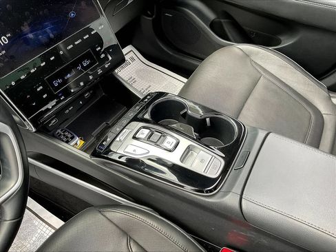 Certified 2023 Hyundai Tucson Limited AWD/4WD image 18