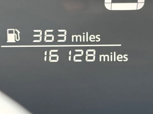 Used 2025 Nissan Kicks SV image 38