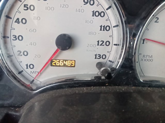 Used 2004 Saturn Vue 2WD V6 image 9
