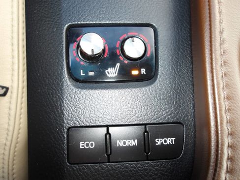 Used 2015 Toyota Avalon XLE Premium image 21