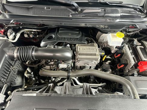 Used 2022 RAM 1500 Laramie AWD/4WD image 30