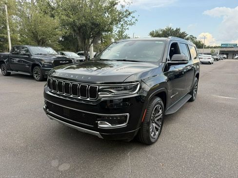 Used 2025 Jeep Wagoneer L Series II AWD/4WD image 1