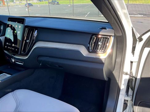 New 2026 Volvo XC60 B5 Plus w/ Climate Package image 28