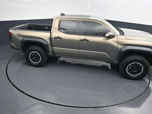 Used 2024 Toyota Tacoma TRD Off-Road AWD/4WD image 27