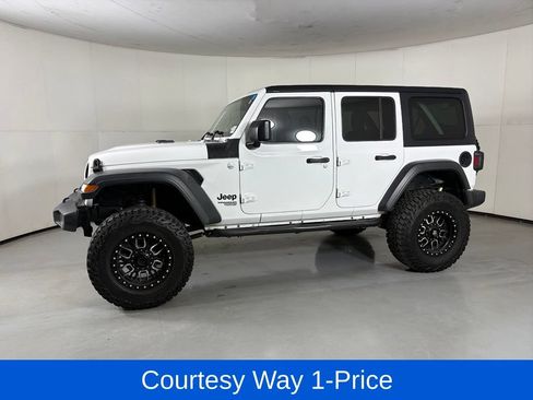 Used 2018 Jeep Wrangler Unlimited Sport AWD/4WD image 6