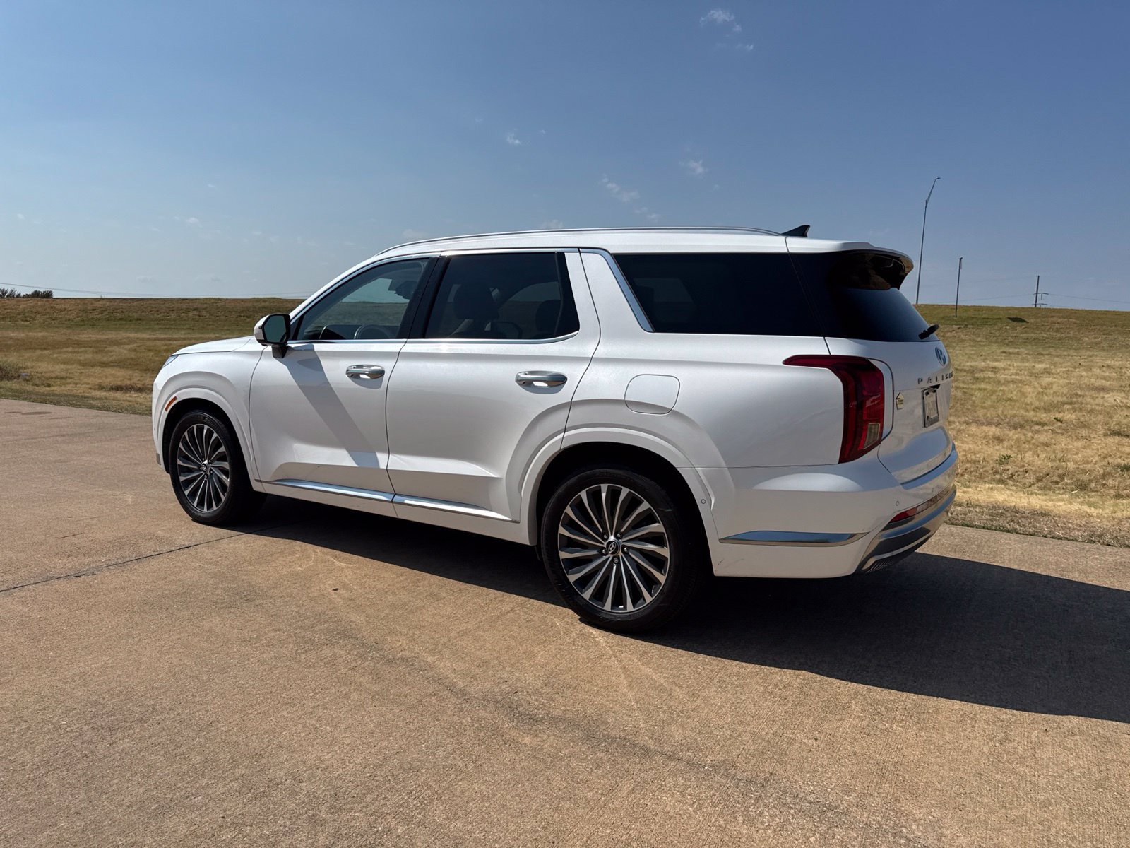 Used 2024 Hyundai Palisade Calligraphy FWD image 11
