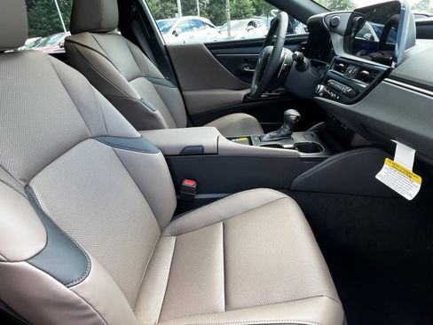 New 2025 Lexus ES 350 w/ Premium Package image 31
