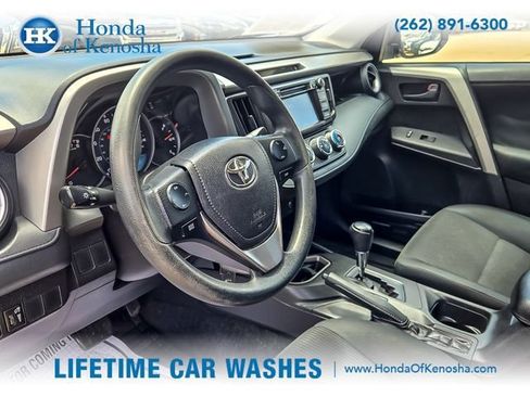 Used 2016 Toyota RAV4 LE FWD image 10