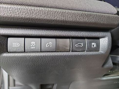 Used 2025 Toyota Camry LE FWD image 28