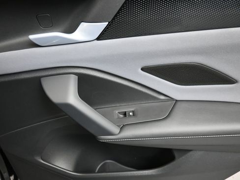 New 2026 Volkswagen Tiguan SE AWD/4WD image 15