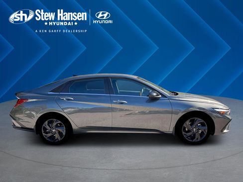 New 2026 Hyundai Elantra SEL Sport Premium image 10