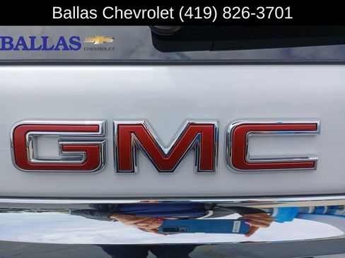 Certified 2023 GMC Terrain SLE w/ Driver Convenience Package AWD/4WD image 32