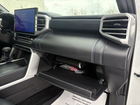 Certified 2025 Toyota Sequoia Platinum image 38