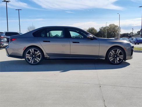 Certified 2023 BMW 740i 740i w/ Executive Package image 7