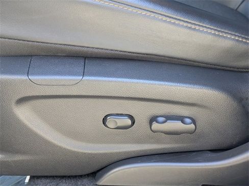 Used 2019 Chevrolet Trax LT w/ LT Convenience Package image 20