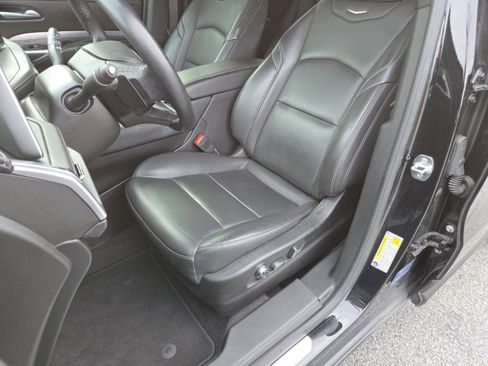 Used 2025 Cadillac XT4 Premium Luxury image 24