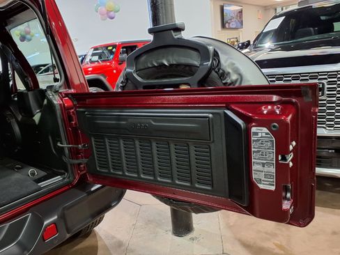 Used 2021 Jeep Wrangler Unlimited Sahara image 22