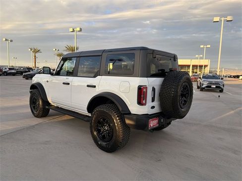 Used 2023 Ford Bronco Wildtrak image 7