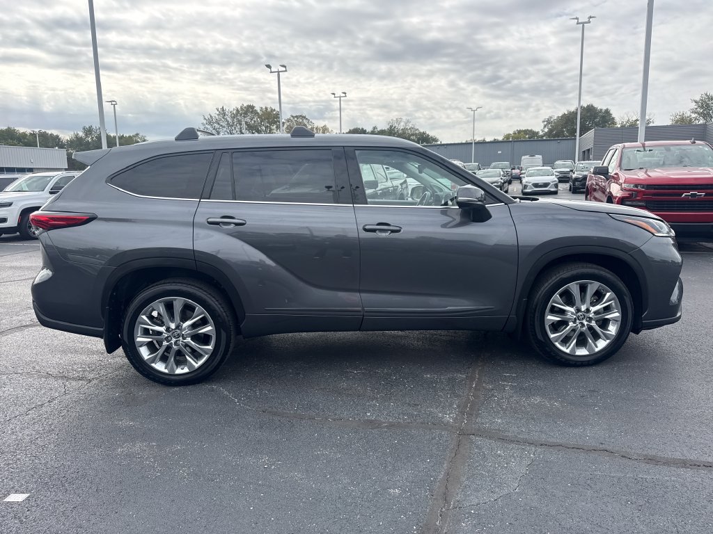 Used 2023 Toyota Highlander Limited AWD/4WD image 6