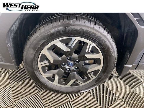 Used 2025 Subaru Forester Premium AWD/4WD image 54