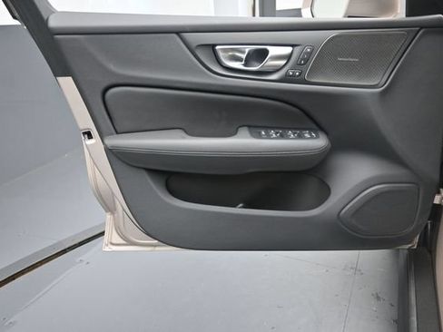 New 2026 Volvo V60 B5 Cross Country Plus w/ Protection Package Premier AWD/4WD image 20