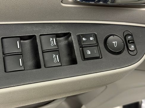 Used 2015 Honda Odyssey EX image 27