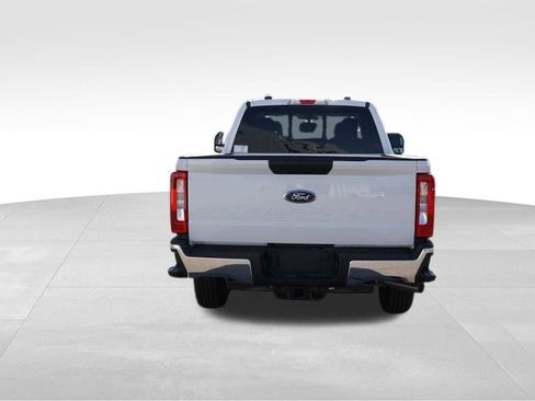 New 2026 Ford F250 XL w/ XL Chrome Package image 4