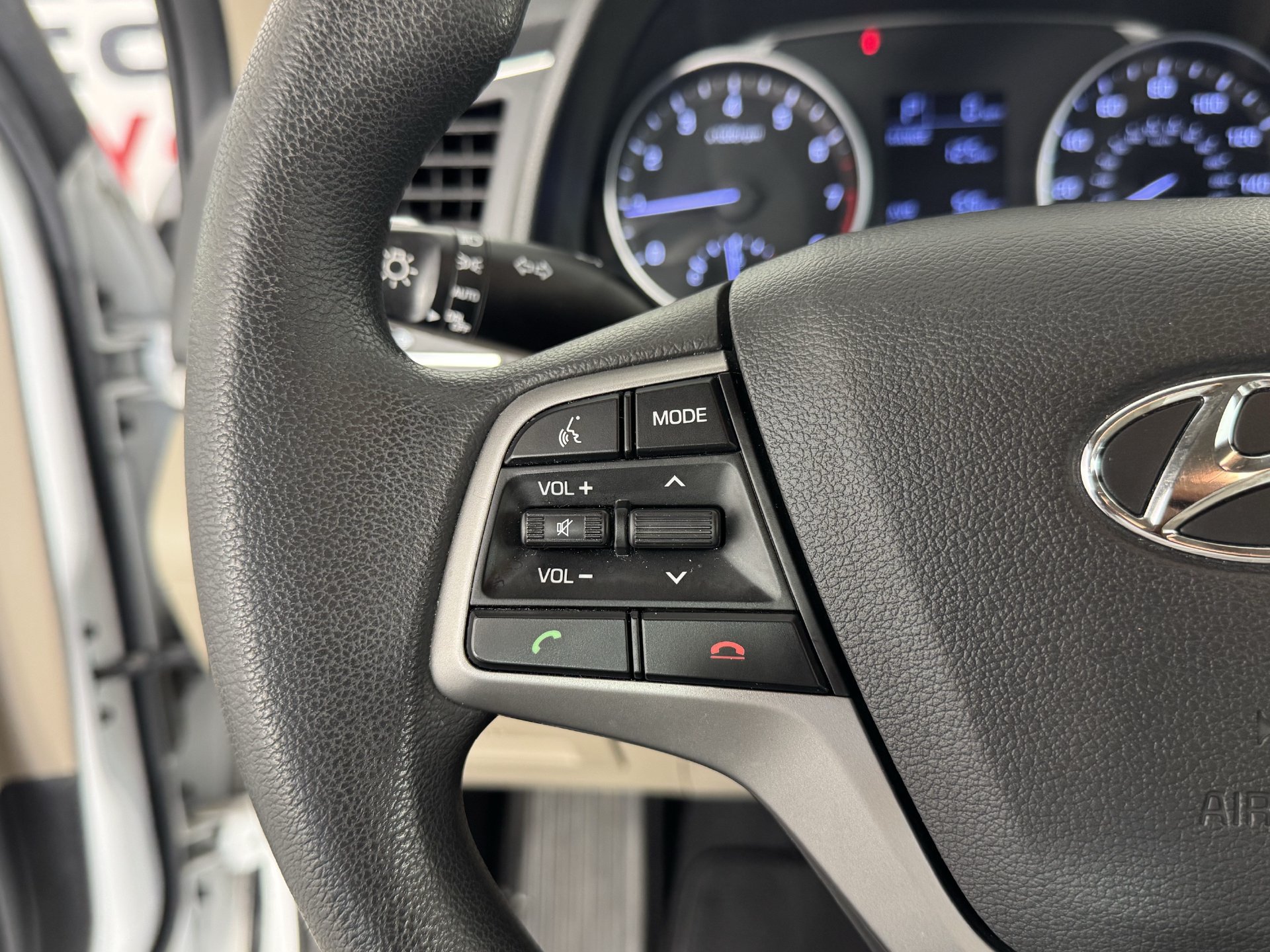 Used 2017 Hyundai Elantra SE FWD image 26