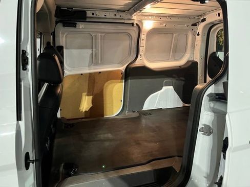 Used 2022 Ford Transit Connect XL image 17
