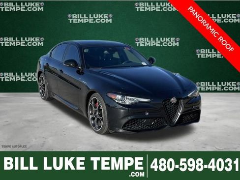 Used 2023 Alfa Romeo Giulia Veloce RWD image 1
