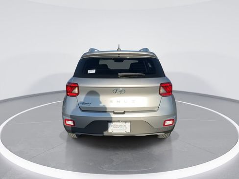 Used 2024 Hyundai Venue SEL image 7