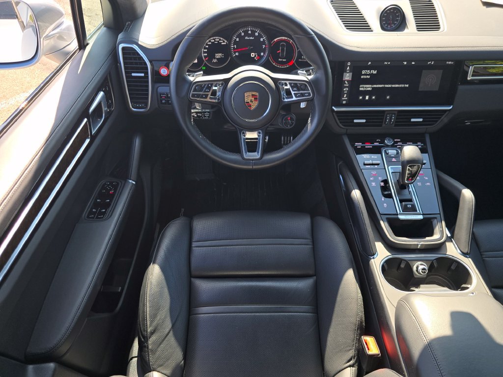 Used 2020 Porsche Cayenne Turbo AWD/4WD image 23