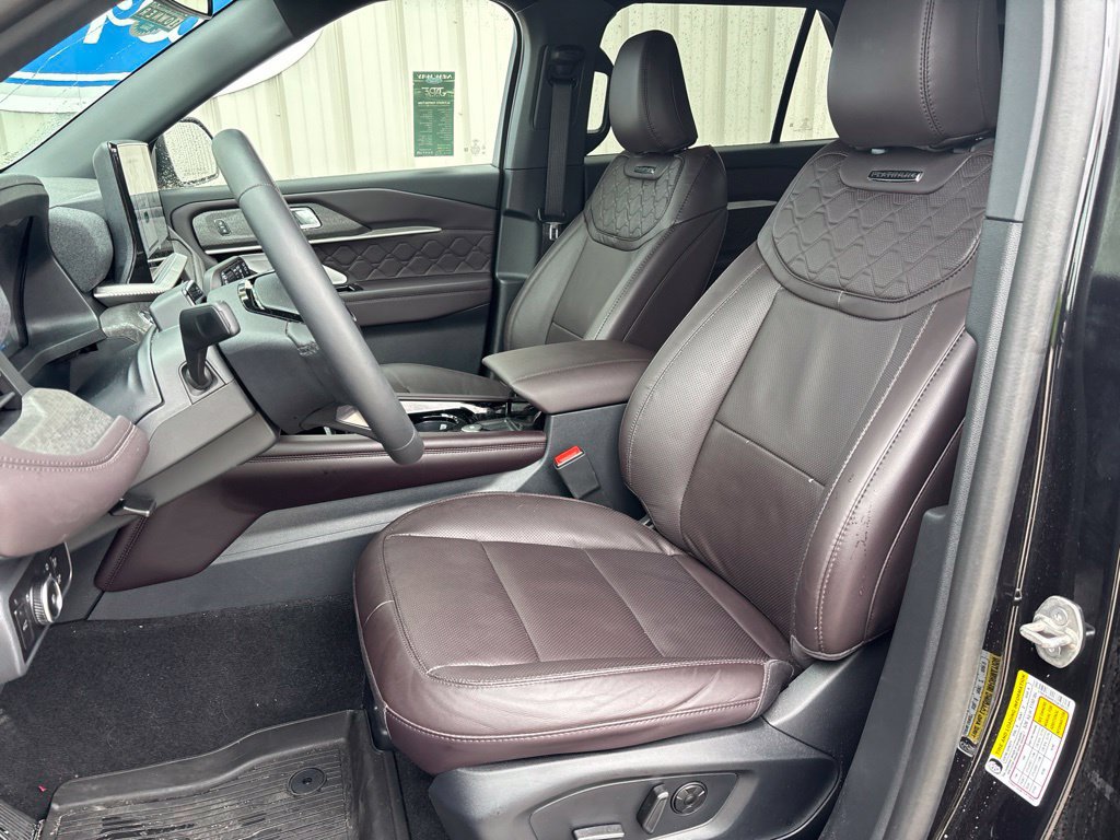 Used 2026 Ford Explorer Platinum w/ LUX Leather Package AWD/4WD image 11