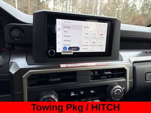 Used 2025 Toyota Tacoma SR5 AWD/4WD image 15