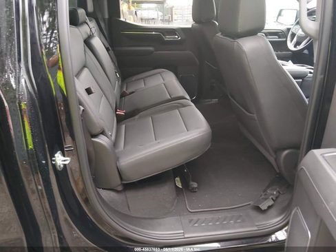 Used 2026 GMC Sierra 1500 SLT RWD image 2