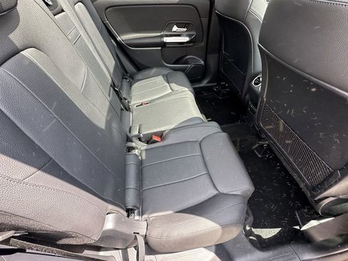 Certified 2022 Mercedes-Benz GLB 250 4MATIC image 18