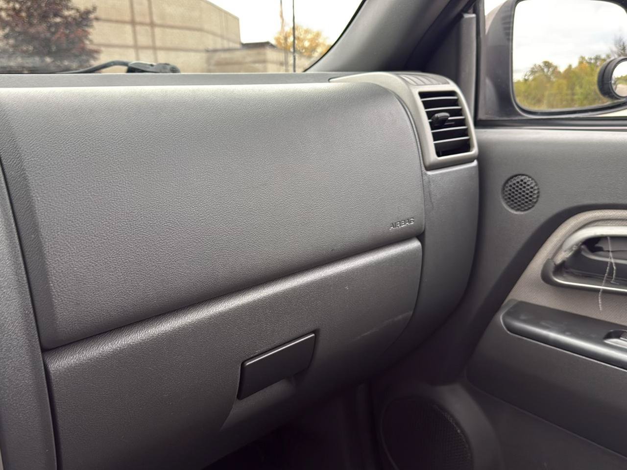 Used 2005 GMC Canyon SLE w/ Safe And Sound Package AWD/4WD image 19