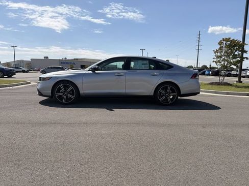 New 2026 Honda Accord SE image 2