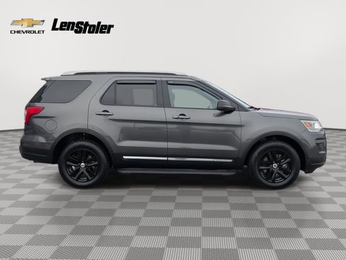 Used 2019 Ford Explorer XLT image 6