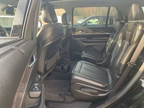 Used 2023 Jeep Grand Cherokee L Limited w/ Luxury Tech Group II image 17