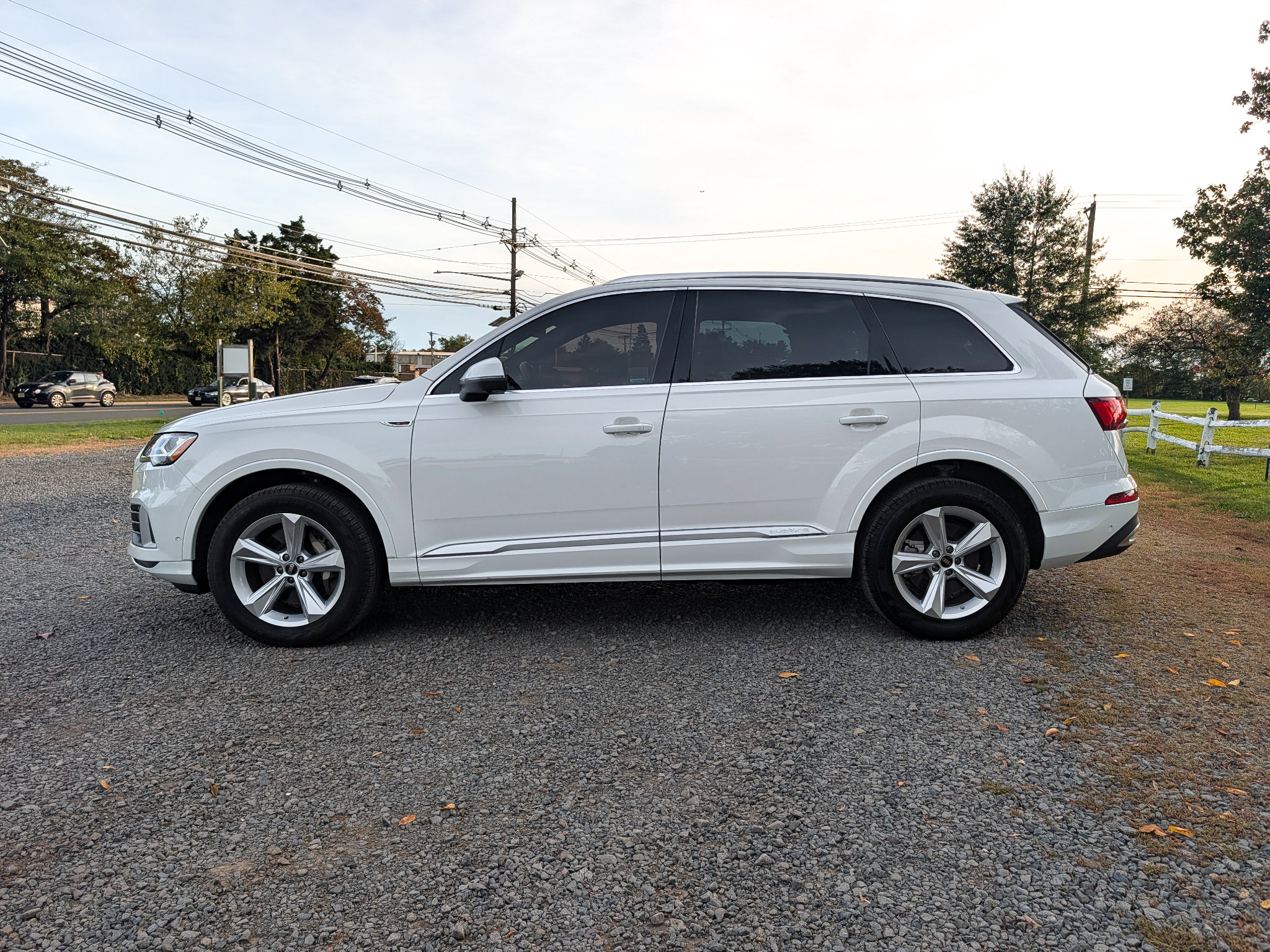 Used 2023 Audi Q7 2.0T Premium Plus w/ Premium Plus Package AWD/4WD image 9