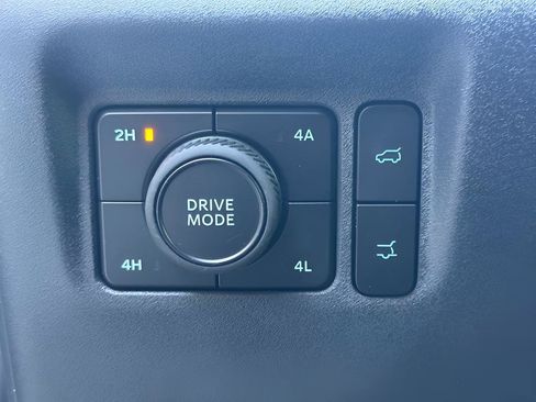 Used 2025 Ford Expedition Platinum AWD/4WD image 36