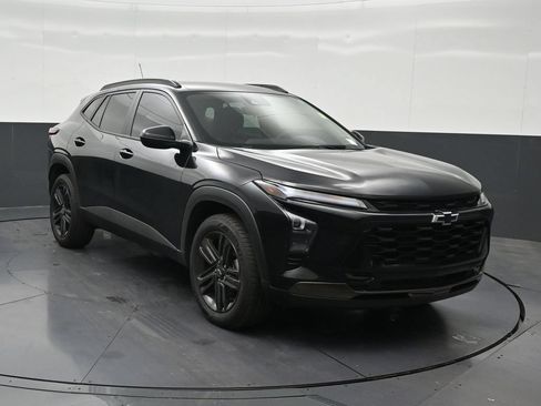 Used 2025 Chevrolet Trax ACTIV w/ Driver Confidence Package FWD image 8